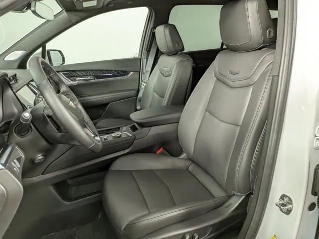 new 2025 Cadillac XT6 car, priced at $56,011