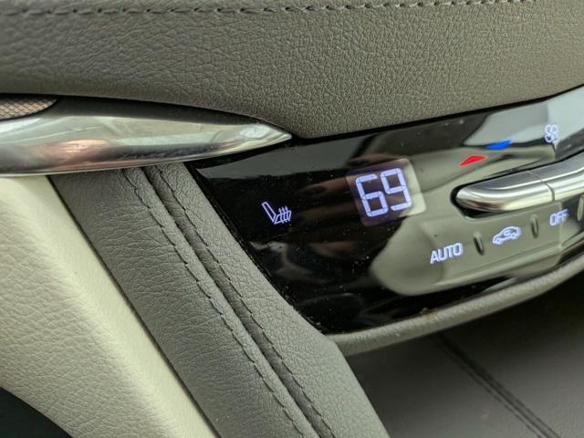 used 2023 Cadillac XT5 car, priced at $33,485