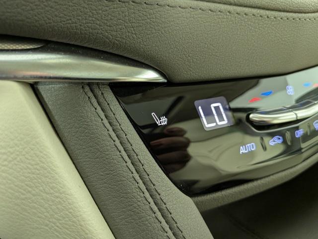 used 2021 Cadillac XT5 car, priced at $26,632