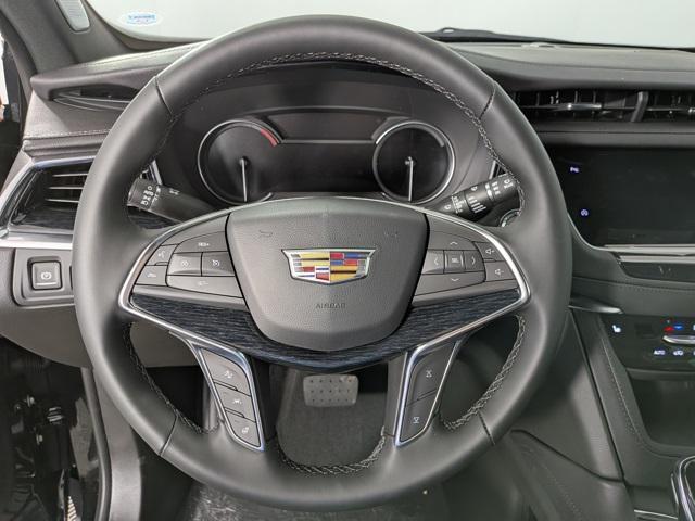 new 2025 Cadillac XT5 car, priced at $48,925