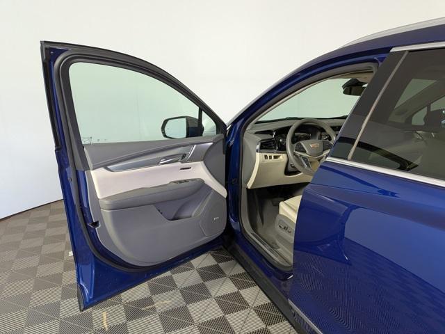 used 2023 Cadillac XT5 car, priced at $32,346