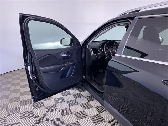 used 2019 Jeep Cherokee car, priced at $14,790