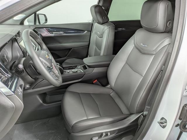 new 2025 Cadillac XT5 car, priced at $50,308