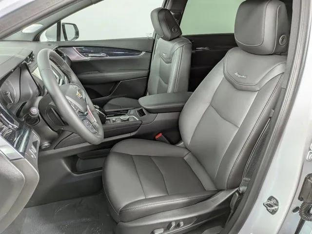 new 2025 Cadillac XT5 car, priced at $51,808