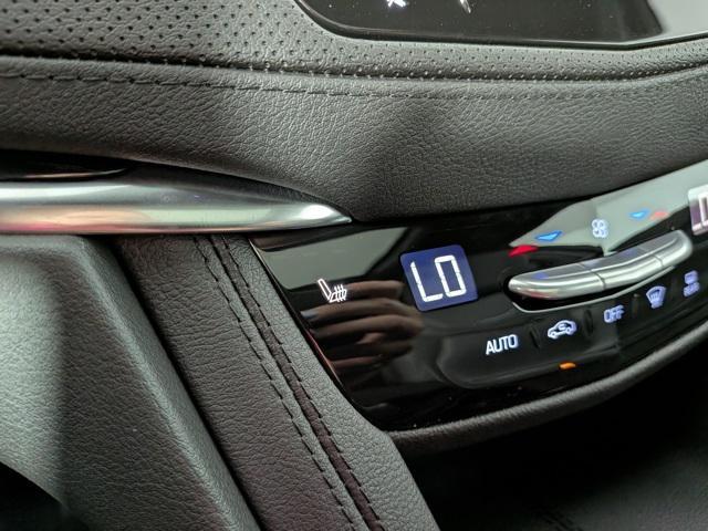 new 2025 Cadillac XT5 car, priced at $50,308