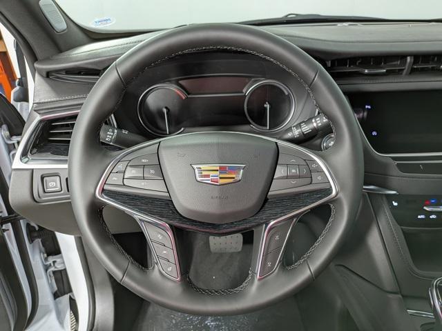 new 2025 Cadillac XT5 car, priced at $50,308