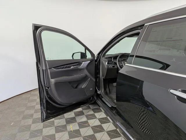 new 2025 Cadillac XT6 car, priced at $55,492