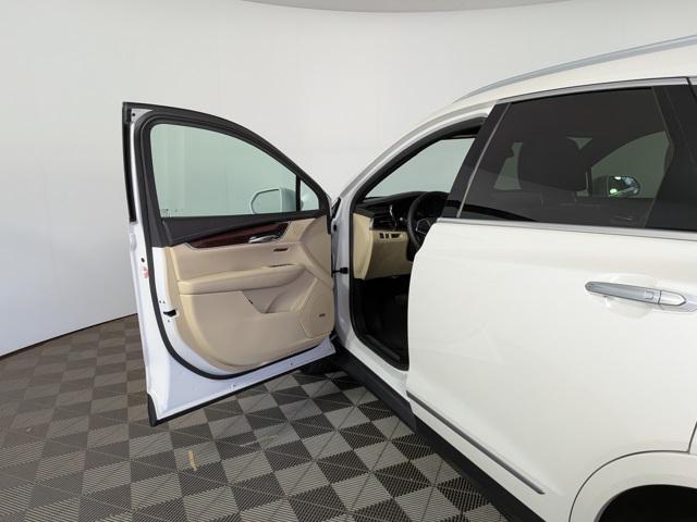 used 2017 Cadillac XT5 car, priced at $16,324