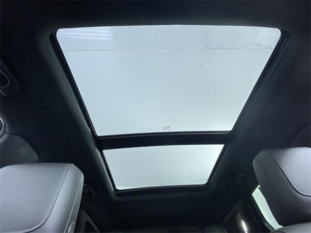 used 2022 Cadillac XT5 car, priced at $27,942