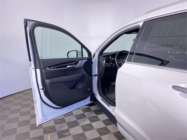 new 2025 Cadillac XT6 car, priced at $53,989