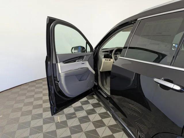 new 2025 Cadillac XT6 car, priced at $55,492