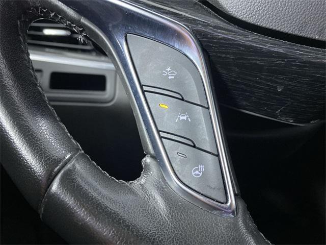 used 2022 Cadillac XT5 car, priced at $30,576