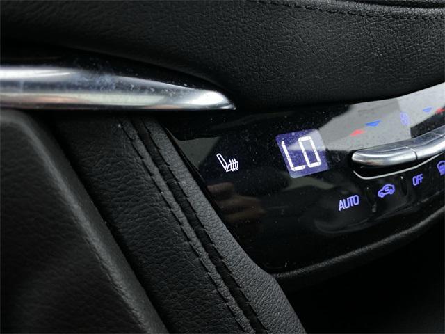 used 2022 Cadillac XT5 car, priced at $30,576