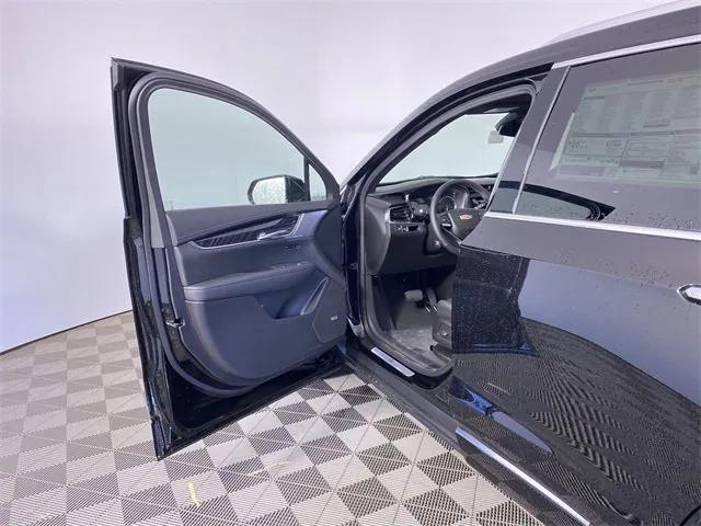 new 2025 Cadillac XT6 car, priced at $55,470