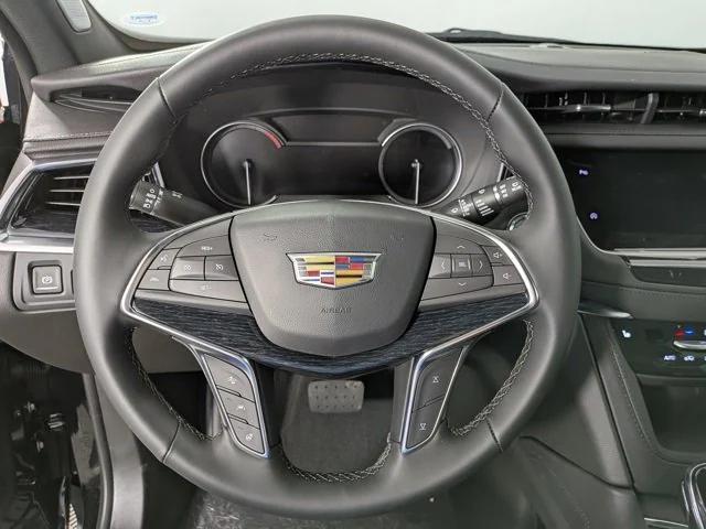 new 2025 Cadillac XT5 car, priced at $51,290