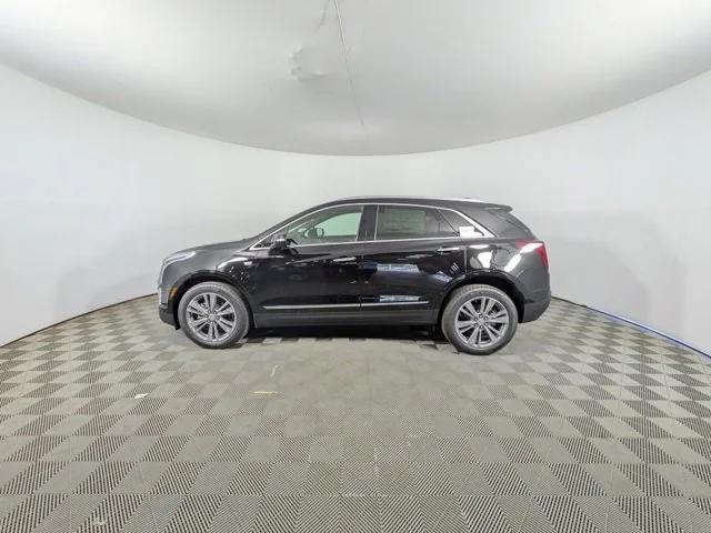 new 2025 Cadillac XT5 car, priced at $51,290
