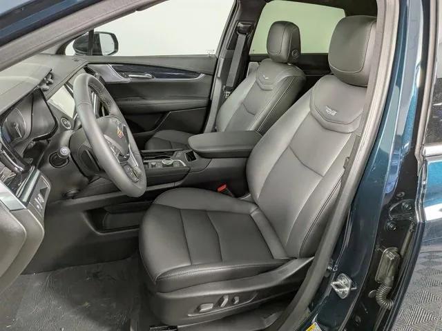 new 2025 Cadillac XT5 car, priced at $50,425