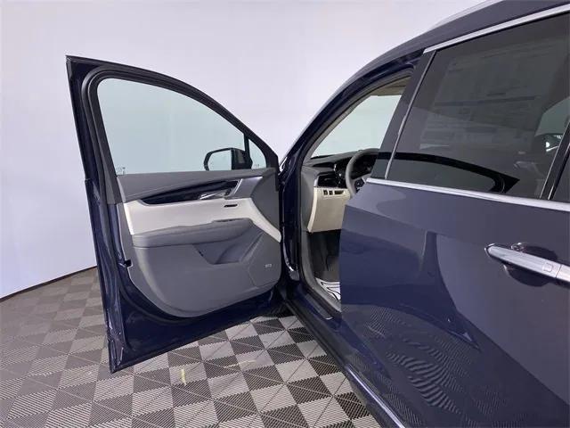 new 2025 Cadillac XT6 car, priced at $55,488