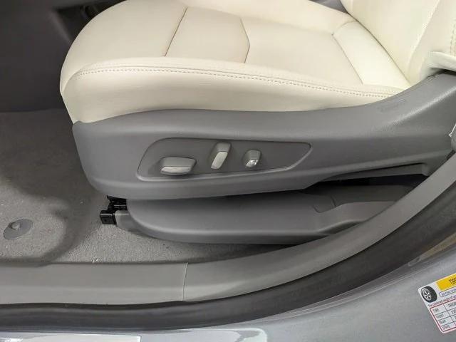 new 2025 Cadillac XT6 car, priced at $55,020