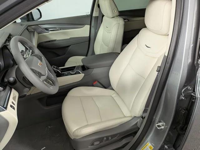 new 2025 Cadillac XT5 car, priced at $50,749