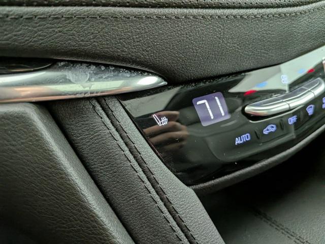 used 2023 Cadillac XT5 car, priced at $35,173