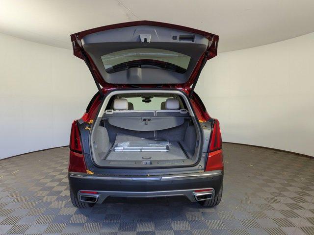new 2025 Cadillac XT5 car, priced at $50,944
