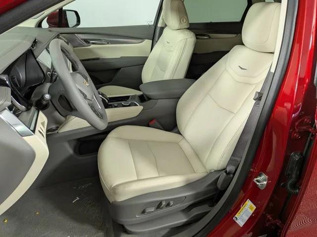 new 2025 Cadillac XT5 car, priced at $50,944