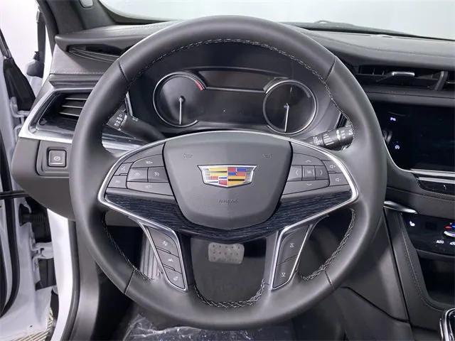 new 2025 Cadillac XT5 car, priced at $50,918