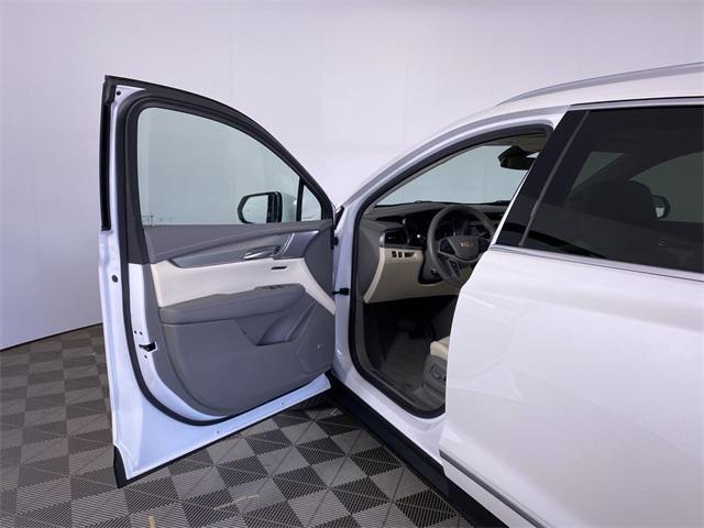 used 2024 Cadillac XT5 car, priced at $40,788