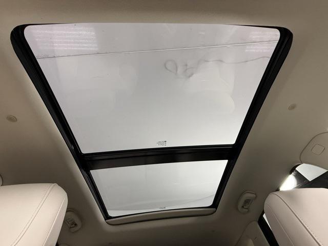 used 2022 Cadillac XT5 car, priced at $30,889