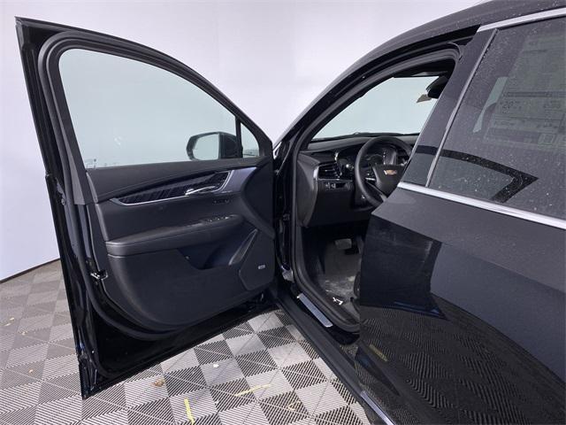 new 2025 Cadillac XT6 car, priced at $53,370