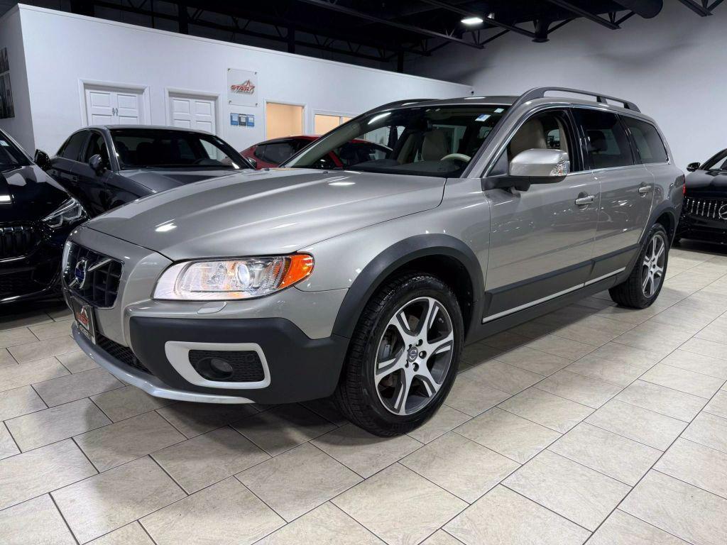 used 2013 Volvo XC70 car, priced at $15,450