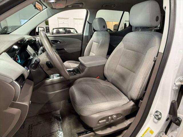 used 2018 Chevrolet Traverse car, priced at $17,988