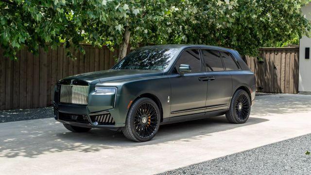 used 2025 Rolls-Royce Cullinan car, priced at $549,900