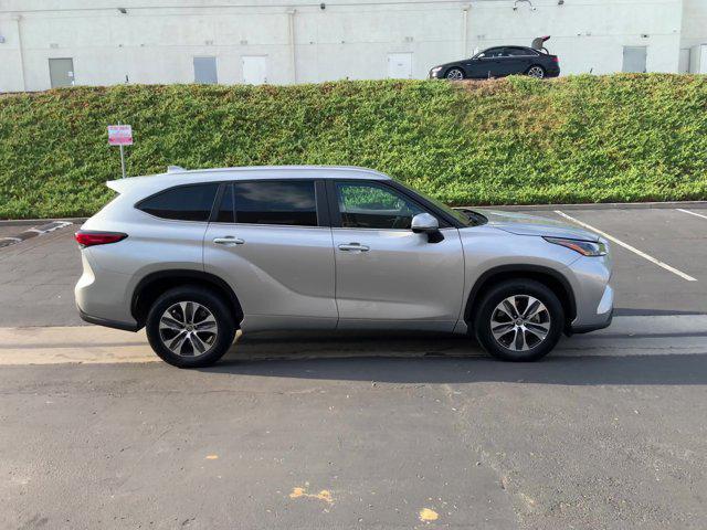 used 2023 Toyota Highlander car, priced at $38,253