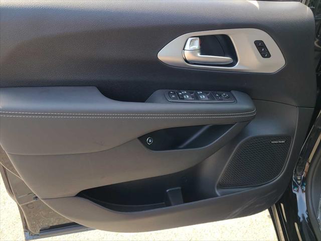 new 2023 Chrysler Pacifica Hybrid car, priced at $62,900