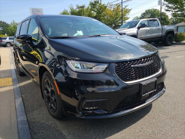 new 2023 Chrysler Pacifica Hybrid car, priced at $62,900