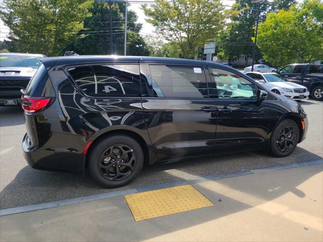 new 2023 Chrysler Pacifica Hybrid car, priced at $62,900