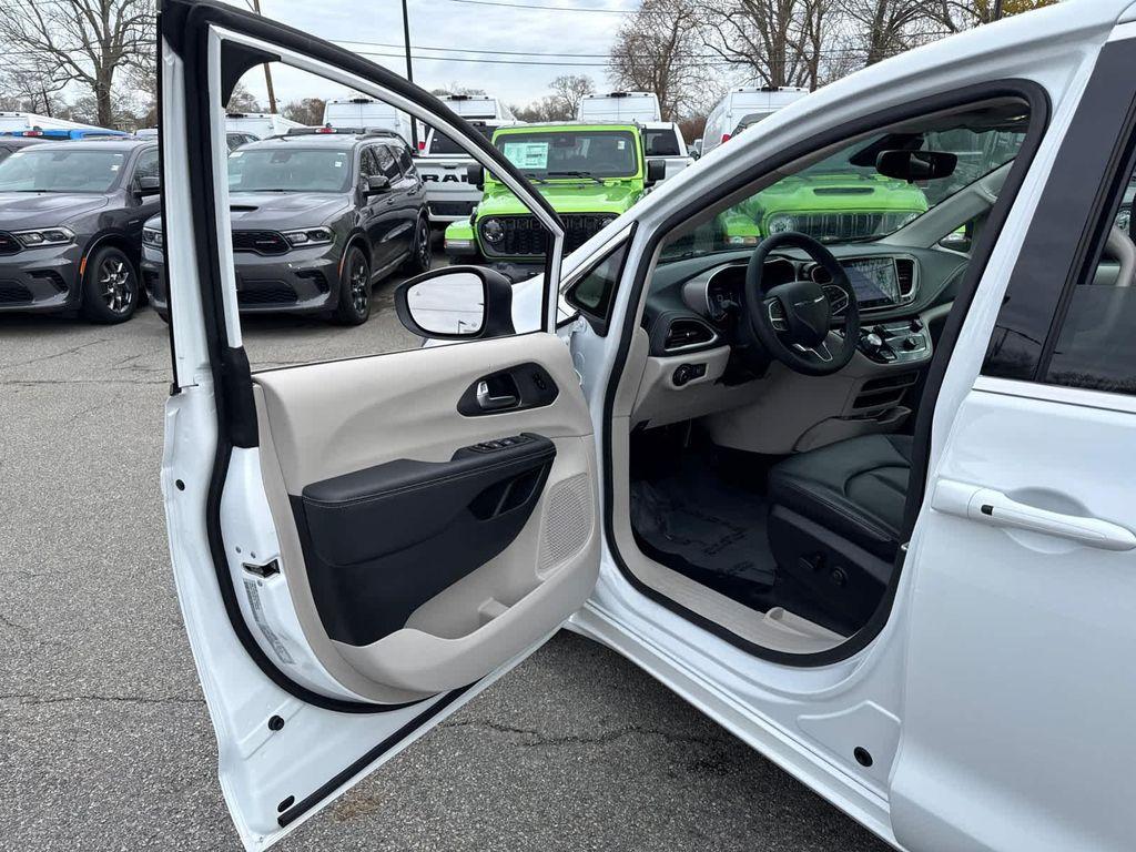 used 2023 Chrysler Pacifica car, priced at $33,900