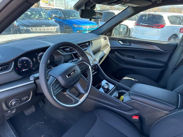 new 2025 Jeep Grand Cherokee car, priced at $34,096