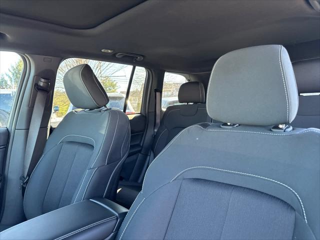 new 2025 Jeep Grand Cherokee car, priced at $34,096