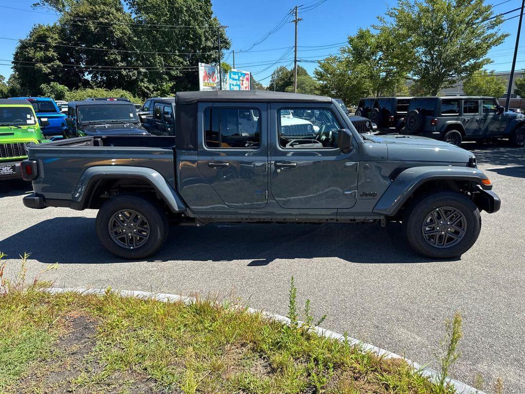 new 2025 Jeep Gladiator car, priced at $42,648