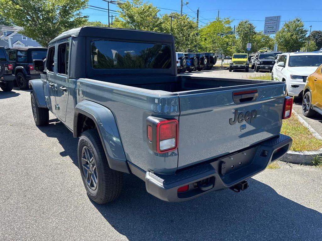 new 2025 Jeep Gladiator car, priced at $42,648