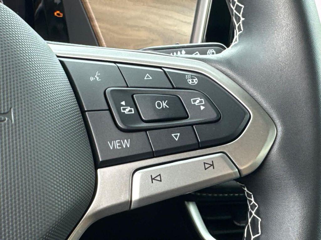 used 2024 Volkswagen Atlas car, priced at $37,700