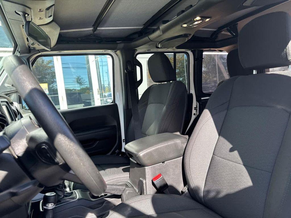 used 2021 Jeep Wrangler Unlimited car, priced at $28,400