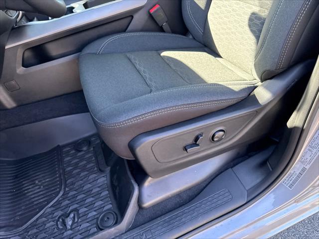 new 2025 Ram 1500 car, priced at $52,284