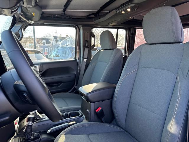 new 2025 Jeep Wrangler car, priced at $40,752