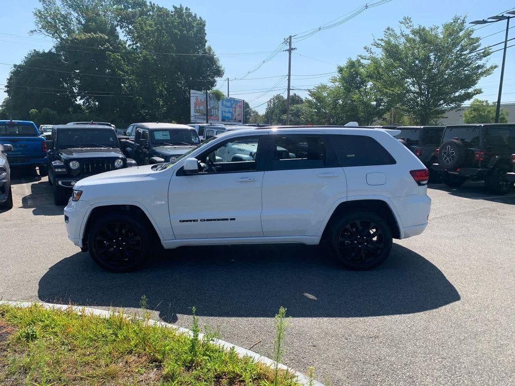 used 2022 Jeep Grand Cherokee car, priced at $27,400