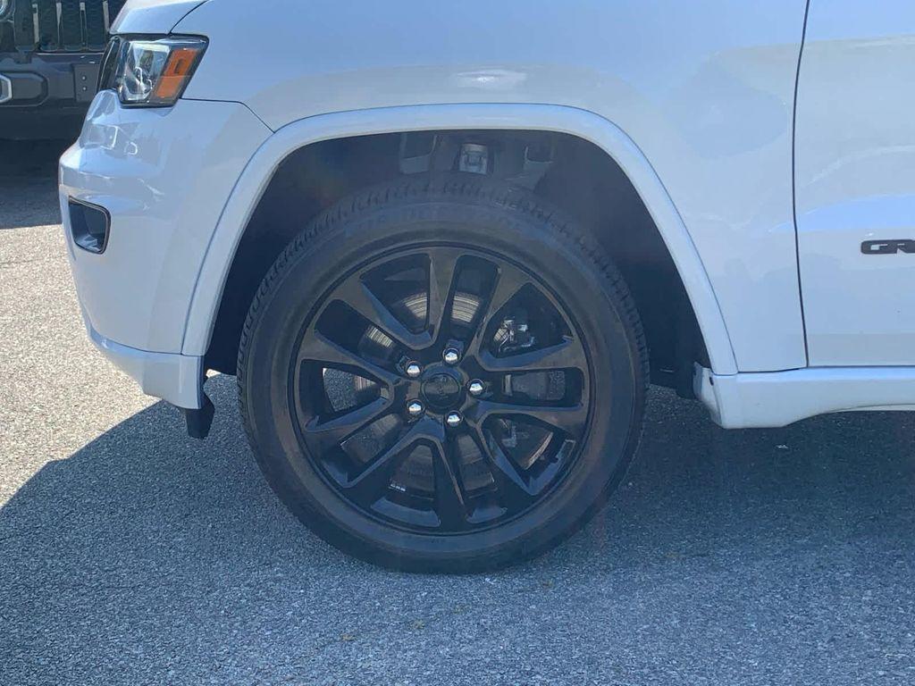 used 2022 Jeep Grand Cherokee car, priced at $27,400