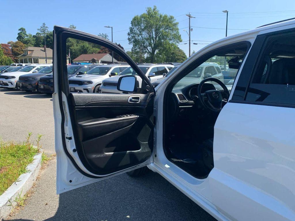 used 2022 Jeep Grand Cherokee car, priced at $27,400